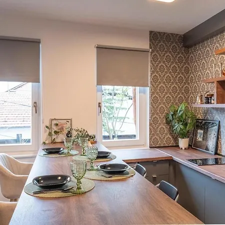 Nana's Atelier In The Old Town *