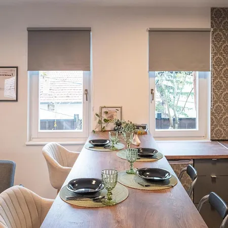 Nana's Atelier In The Old Town *